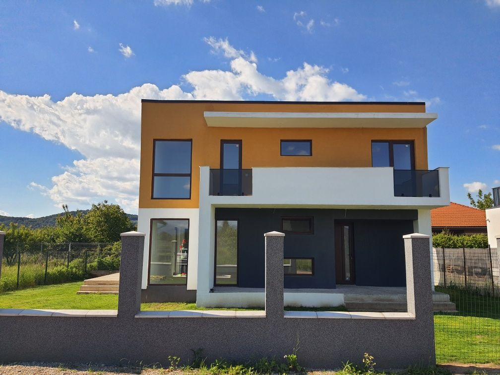 Proprietar vand casa Harman aleea 14