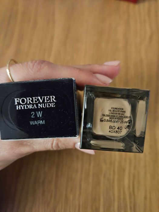 Фон дьо тен Dior Forever Hydra Nude 2W и YSL Touche Éclat BD40