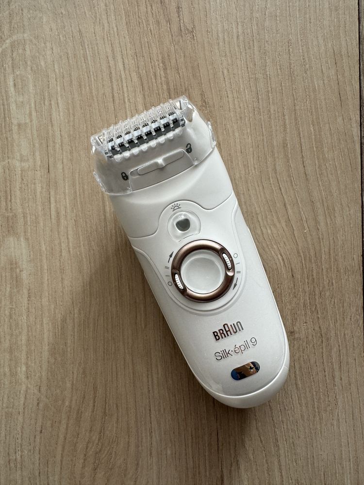 Epilator BRAUN Silk-epil 9, nou cu accesorii si saculet