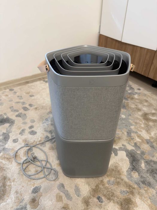 Purificator de aer Electrolux PA91-404GY ca nou