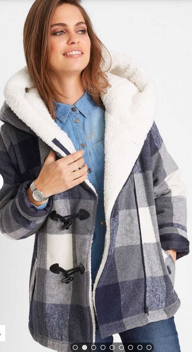 Palton scurt cu glugă