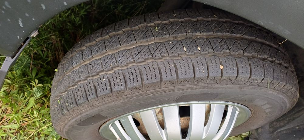 Iveco Daily  3.5T 35C18 Lift 750Kg