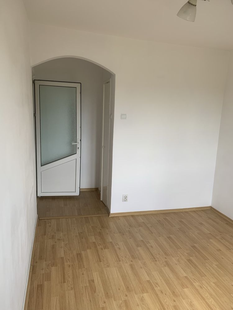 Vând apartament cu 3 camere