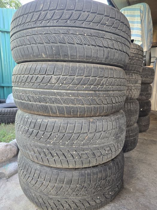 Шины зима 235/50/18 Комплект.