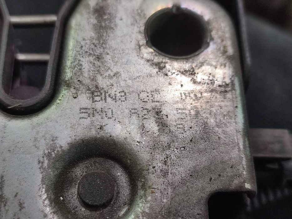 Broasca capota 5N0823503A Volkswagen VW Tiguan 1 5N [2007 - 2011]