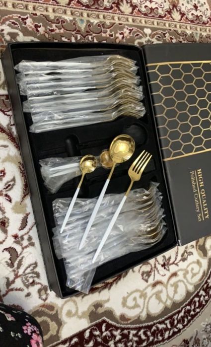 Продам набор столовых приборов