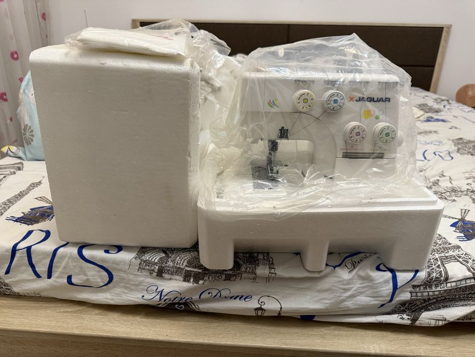 Оверлок 880D JAGUAR - новая.