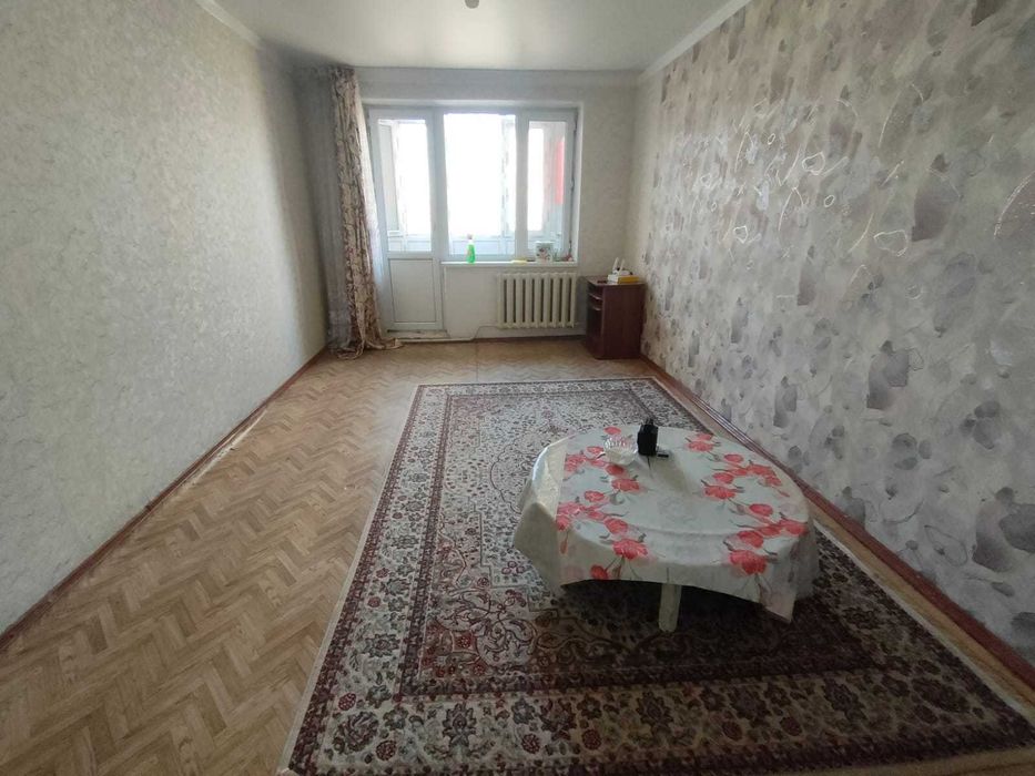 2-конматный кв. на 5-этаже, в 6-мкр-не, не угловая