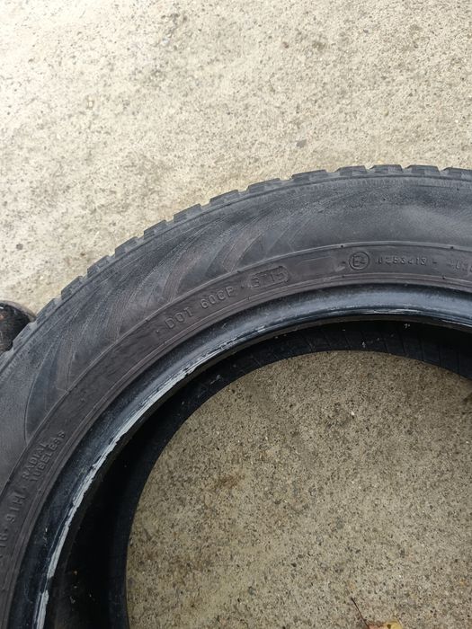 Vând cauciucuri  ms 205/55/R16