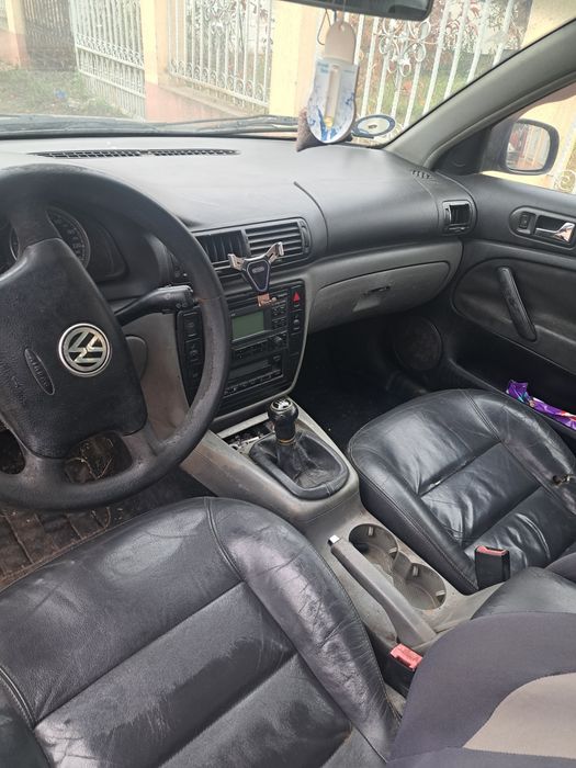 Vand vw passat  din 2002