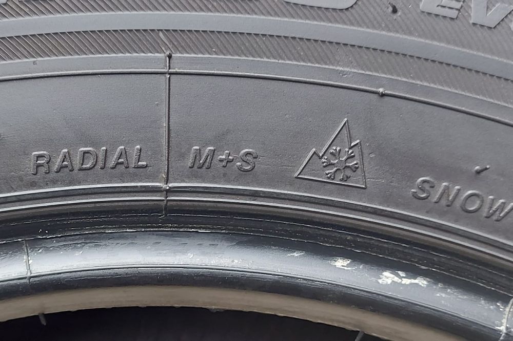 Set 2buc 215/60 R17 96H Bridgestone Blizzak LM-80 EVO M+S iarnă