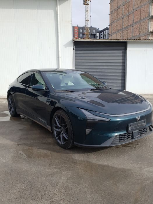 Jiyue Jidu Robo 07. 2024 elektro.