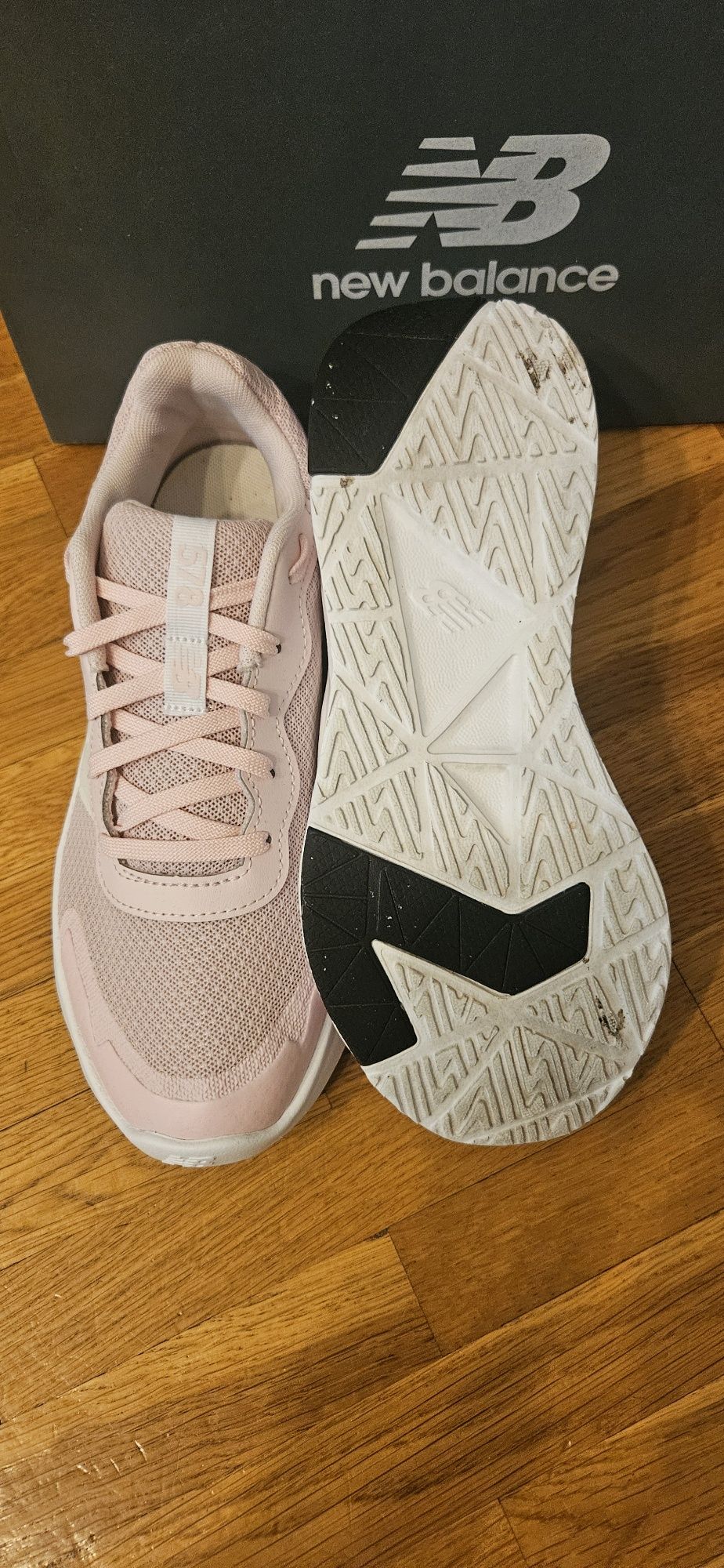 New balance, Номер 37.5
