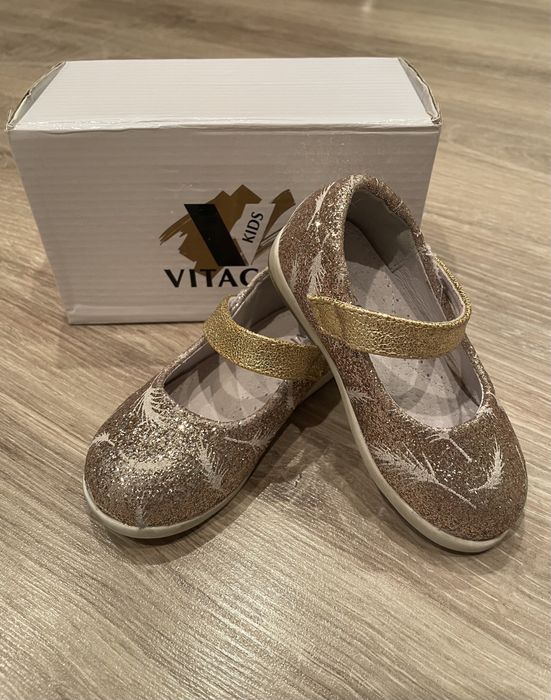 Детские туфли