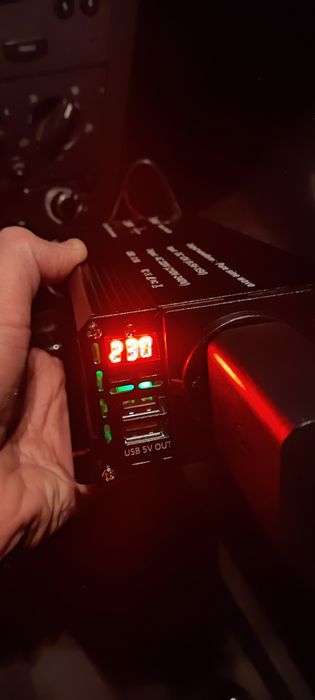 Автомобилен инвертор Foval, 12V към 220V, 2200W, 2 USB порта