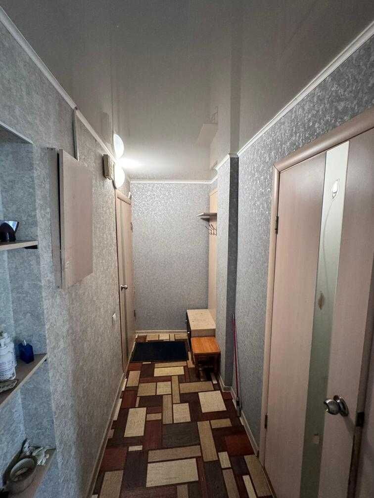 Продаётся 3-х комн квартира в центре города в кирпичном доме. 2 этаж.