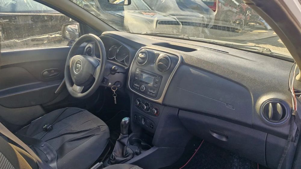 Dezmembram Dacia Logan 2 an 2015 motor 1.2 Benzina cod D4F-F7