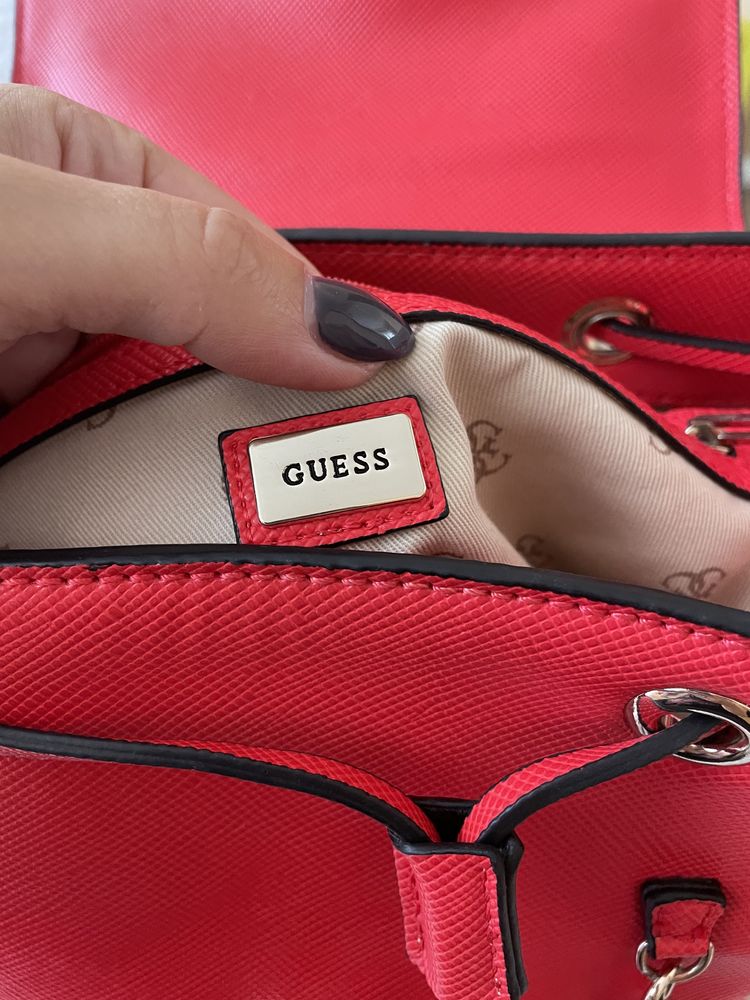 Раница Guess