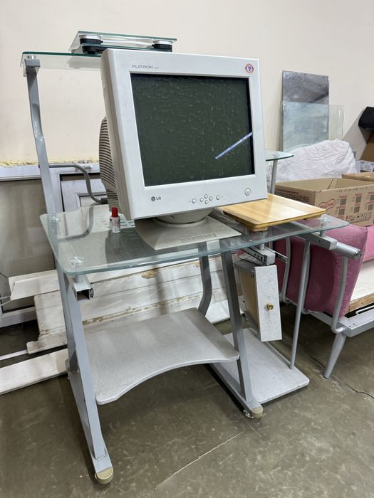 Продам Компьютерный стол