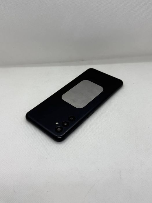 Samsung M 13 sotiladi dastavka bor
