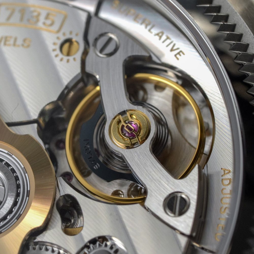 Часовник Rolex Land-Dweller