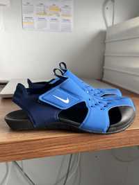 Vând sandale Nike marimea 35