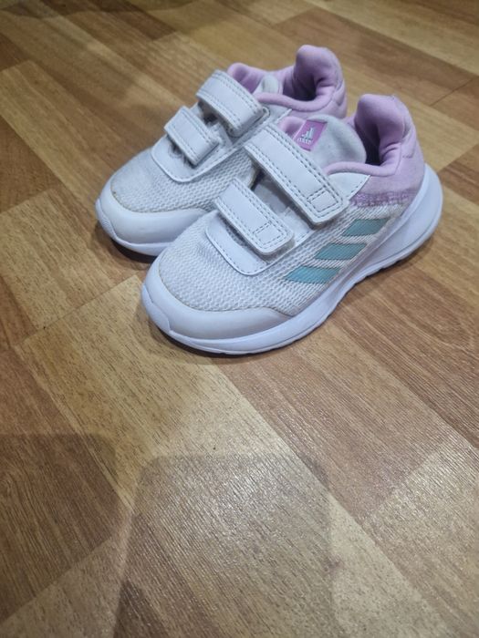 Adidasi Adidas masura 24 la doar 35 lei