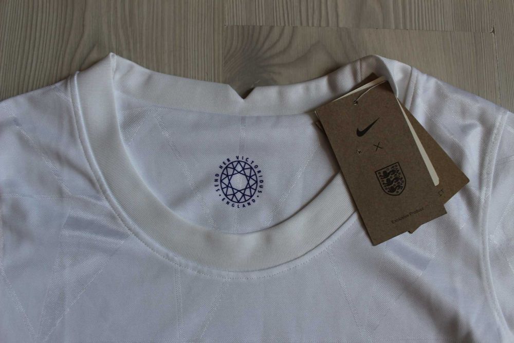 Tricou femei NIKE - ANGLIA - fotbal, 2022, NOU cu eticheta, marime S-M