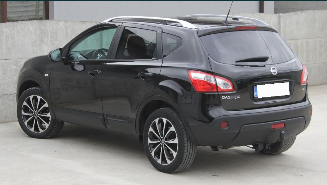 Nissan Qashqai Tekna 4x4 1.6dci 130cp Panoramic / Clima / Navigatie