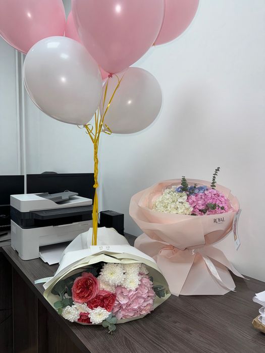 г.Семей! Свежий букет цветов из Romantic и 10 гелиевых шариков.