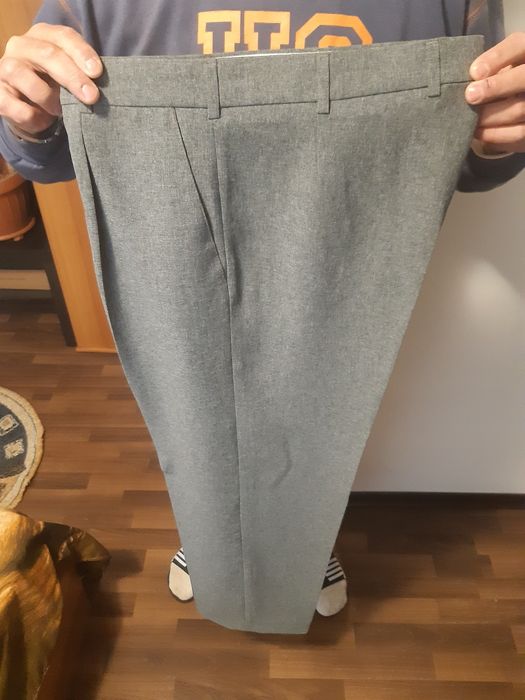 Vinzare costum stofa.