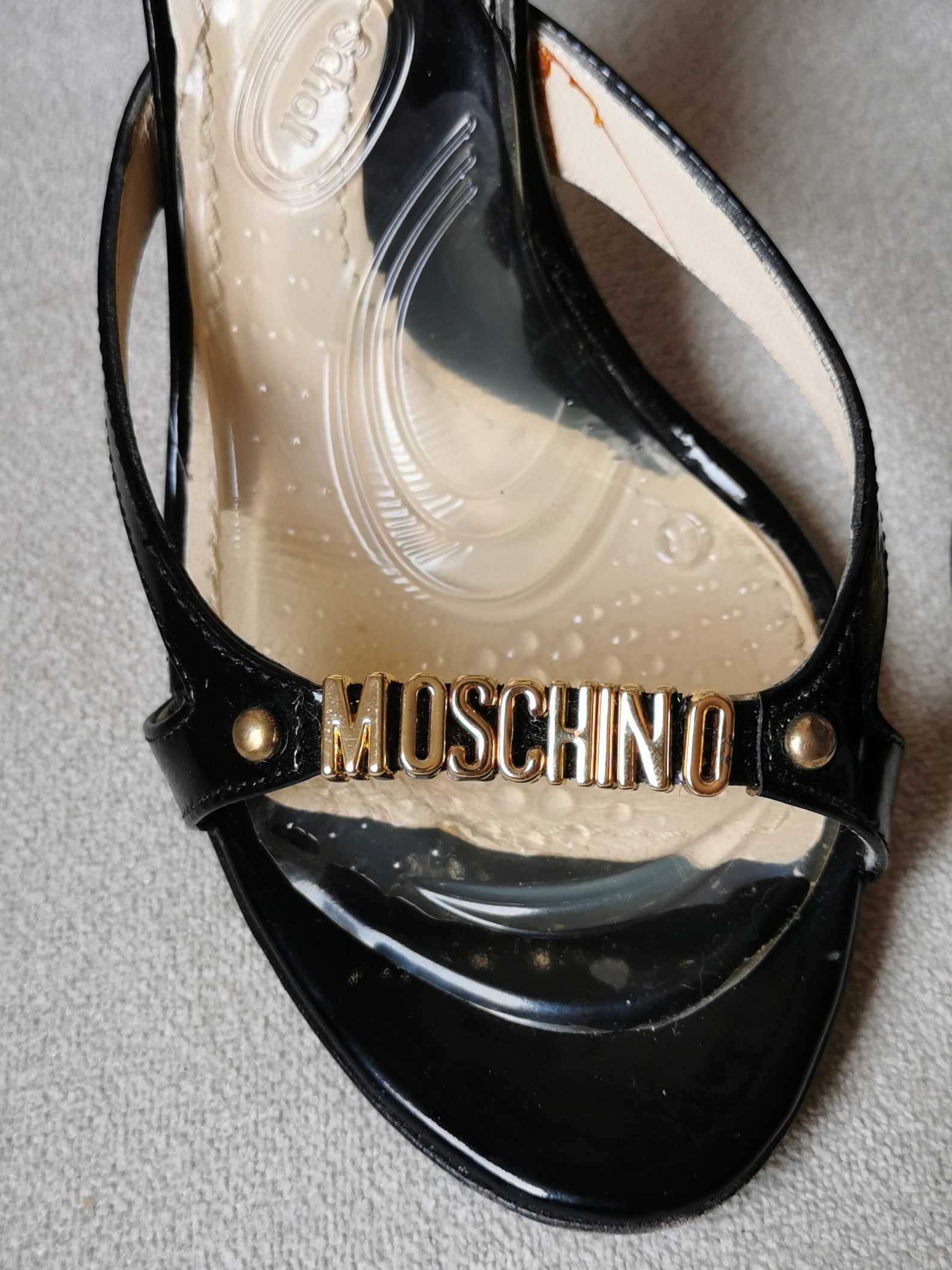 Обувки сандали Moschino 36