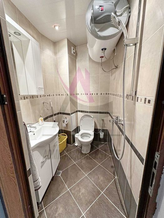 Дава се под наем Едностаен апартамент в Варна, Център - 40 кв.м за 325 € - Снимка #2