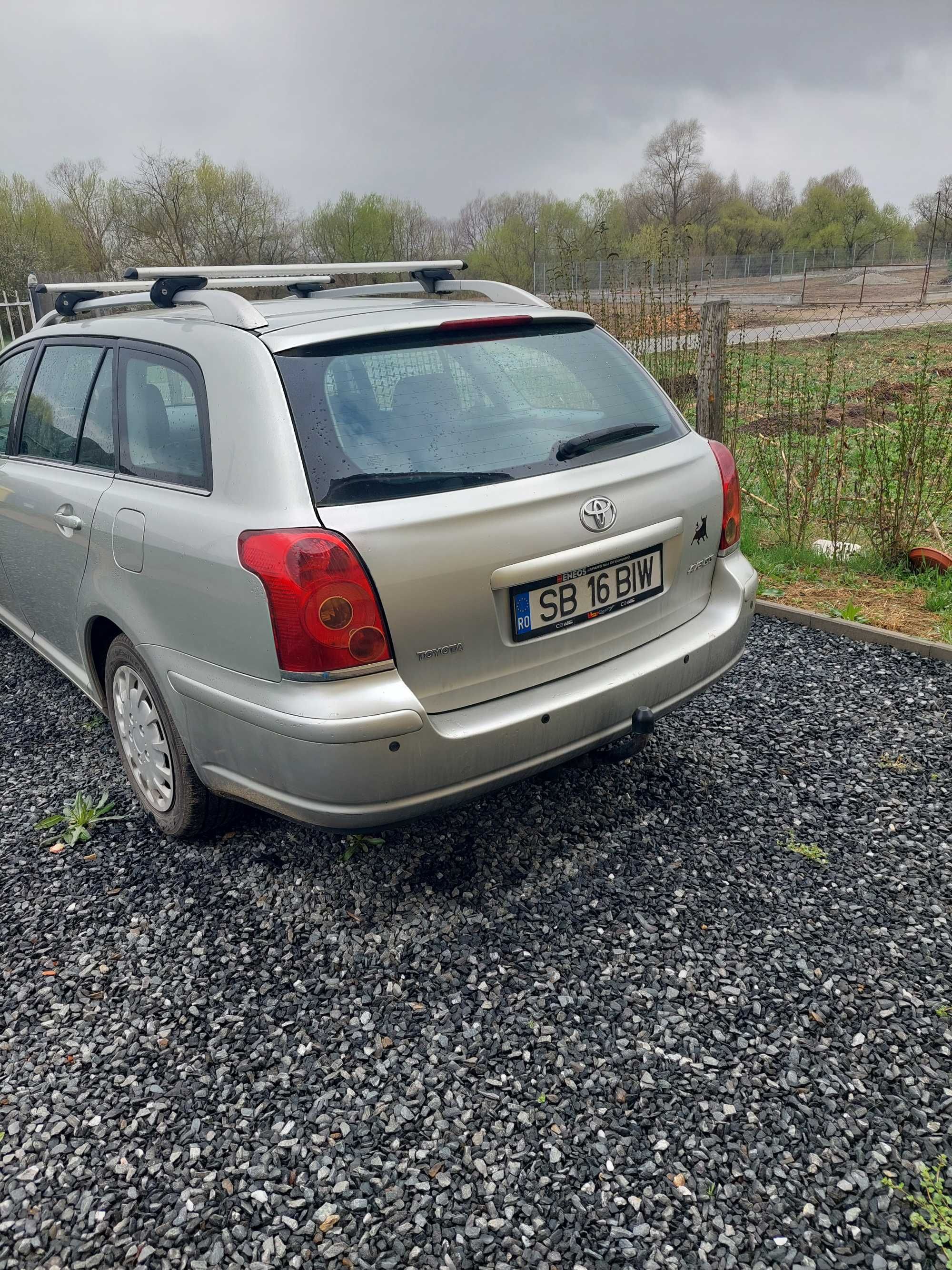 Vând Toyota Avensis