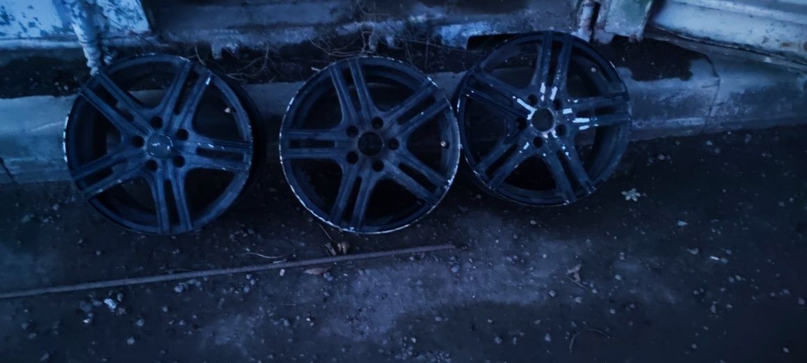 Продам 3 диска 5*112