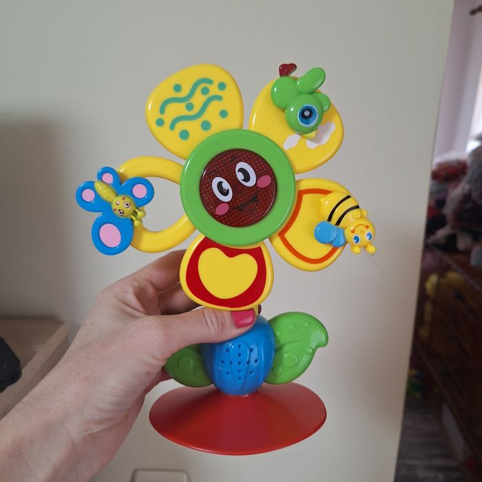 Jucarii cu ventuze pentru bebelusi