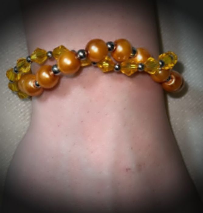 Brățară handmade cu mărgele, fir de oțel – argintiu, roz sau șampanie