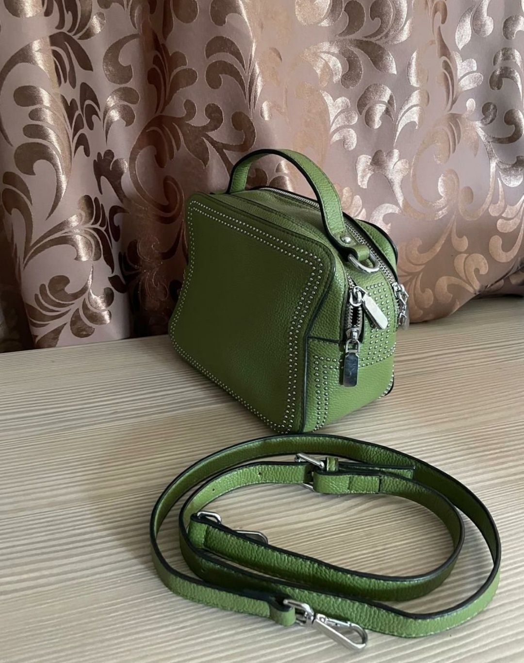 Сумочка зелёная в отс!