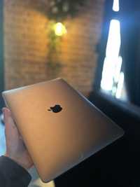 Продам MacBook air m1