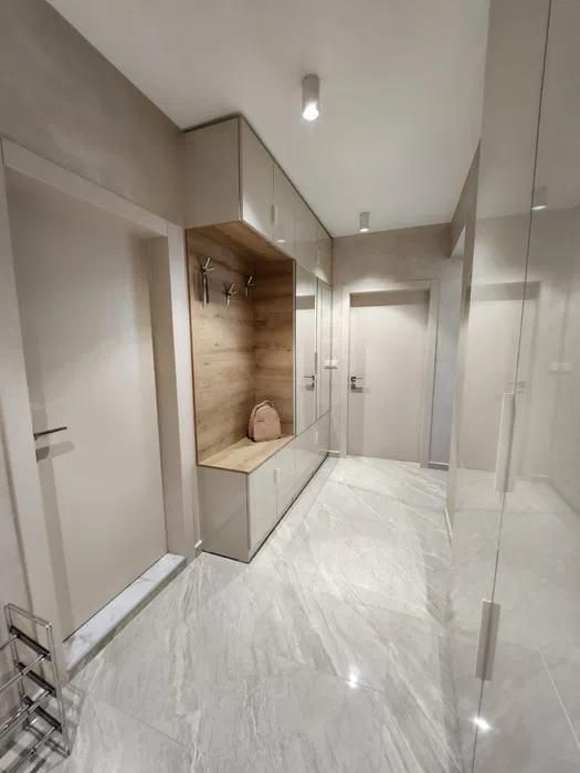 Дава се под наем Тристаен апартамент в Варна, Бриз - 102 кв.м за 2000 € - Снимка #4