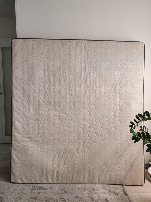 Матрас на 2х спальную кровать