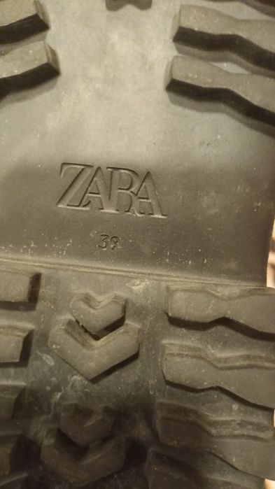 Ghete zara nr 39, stare foarte bună, ușoare , călduroase și comode