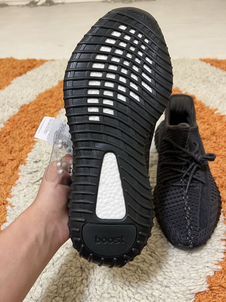 Adidas Yeezy Boost 350 v2 - Black Reflective