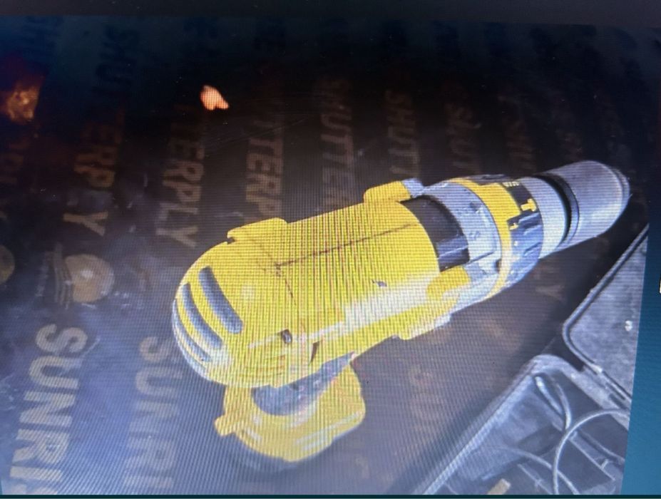 Девалт Dewalt винтоверт с две перфеткно здрави батерий