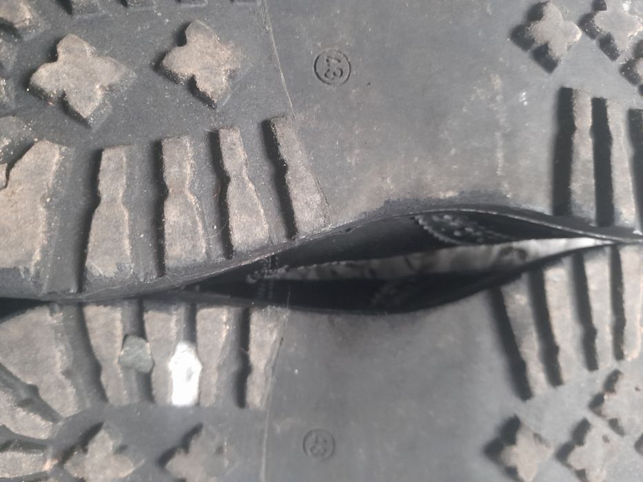 Ghete made in Portugalia de piele adevarata.