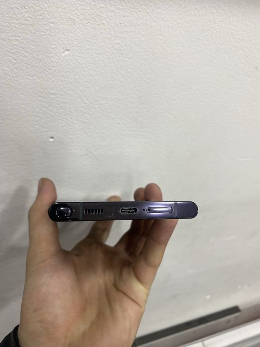 Samsung S22 ultra qora