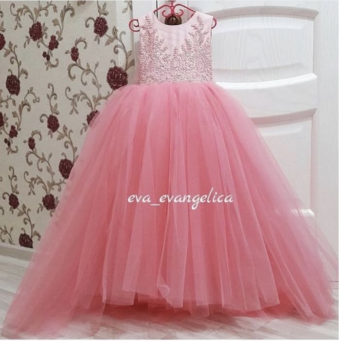 Платье на праздник для девочки