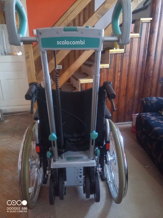 Scaun rulant de calitate cu functie de urcat scari