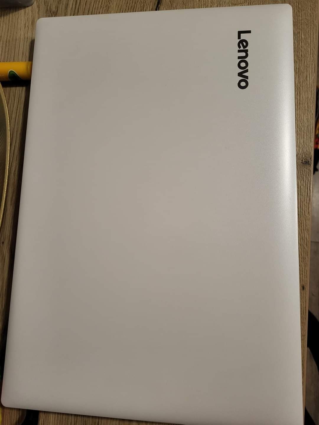 Laptop Lenovo white