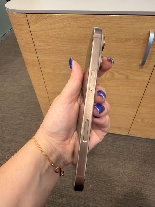 iPhone 16 pro 256 gb